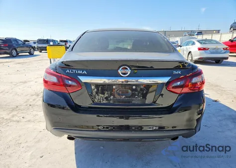 2018 Nissan Altima 2.5 z USA, uszkodzony, nr VIN 1N4AL3AP1JC117777